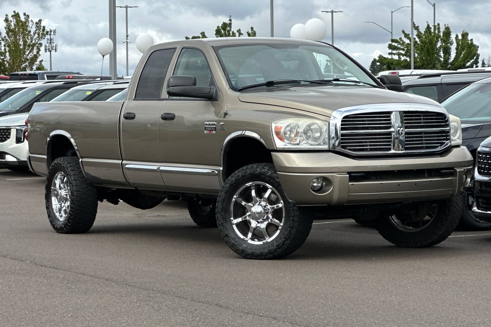 Used 2007 Dodge Ram 2500 Truck Laramie AWD/4WD image 2