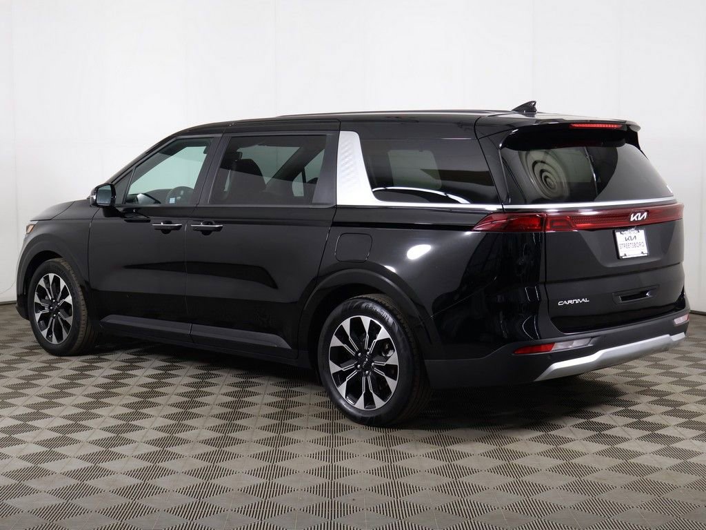Used 2023 Kia Carnival EX FWD image 9