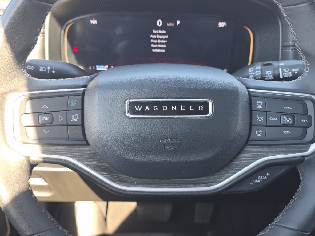 Certified 2024 Jeep Wagoneer L Series II w/ Flexible Seating Group RWD image 34