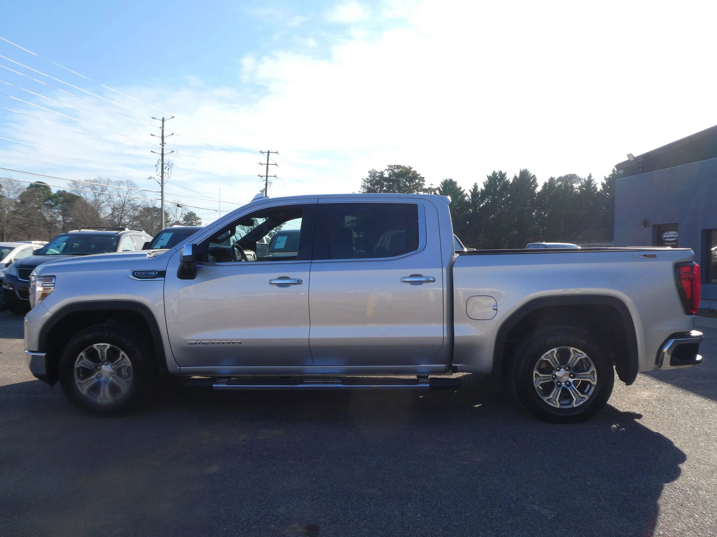 Used 2022 GMC Sierra 1500 SLT w/ SLT Convenience Package image 9