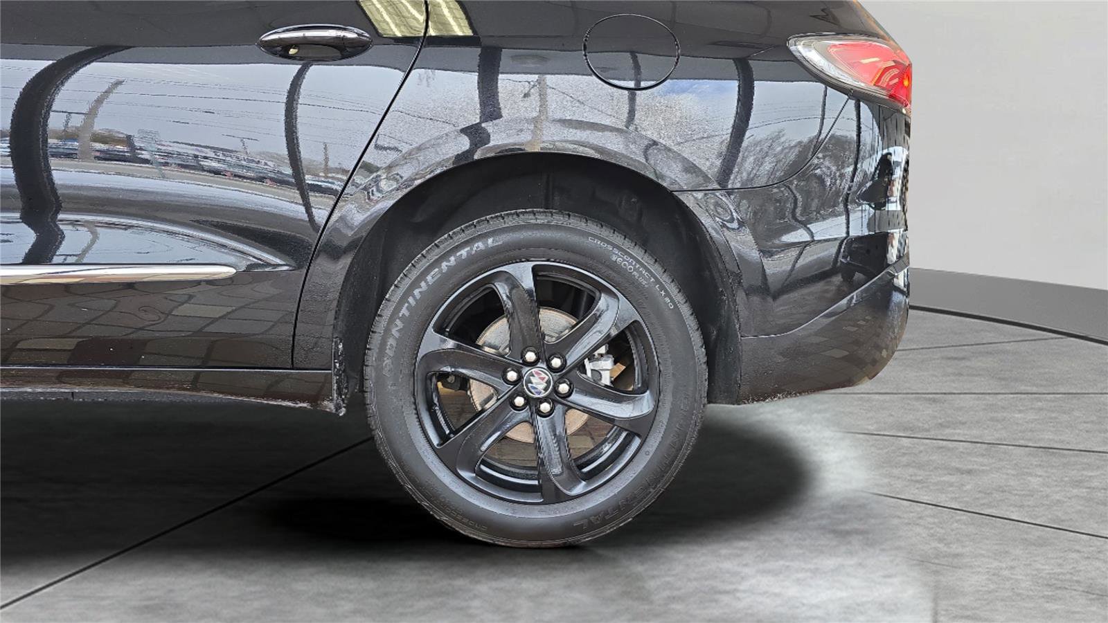 Used 2023 Buick Enclave Essence w/ Sport Touring Edition image 28