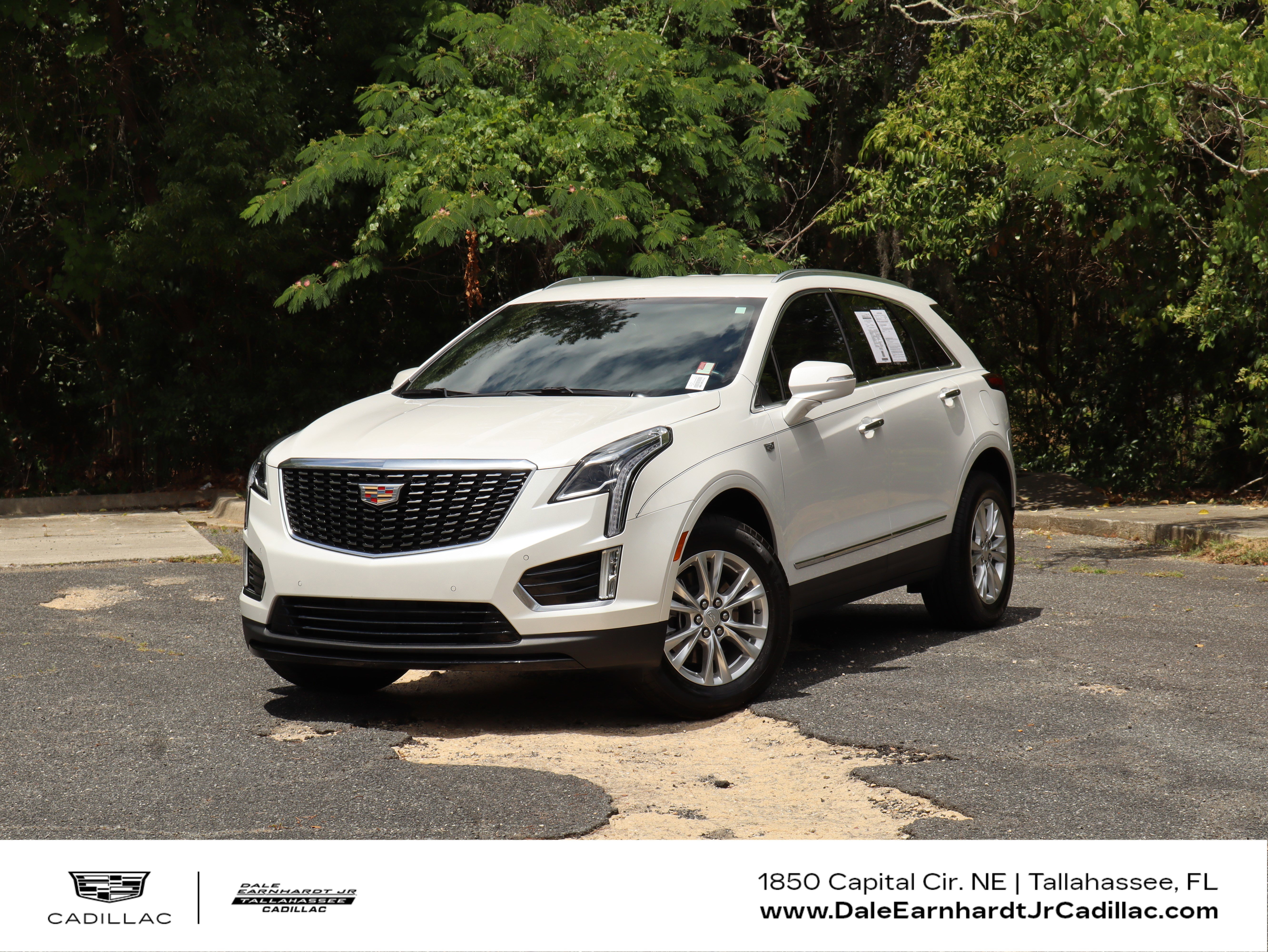 Certified 2024 Cadillac XT5 Luxury FWD image 1