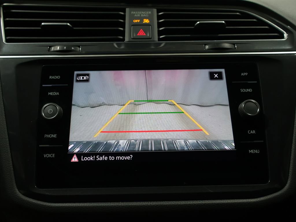 Used 2022 Volkswagen Tiguan SE image 27
