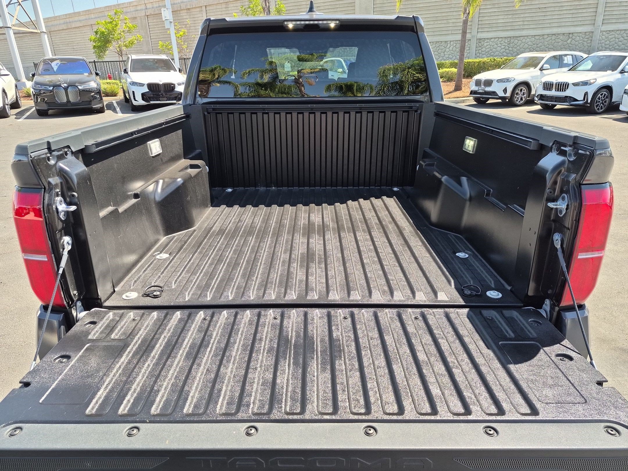 Used 2026 Toyota Tacoma SR5 AWD/4WD image 32