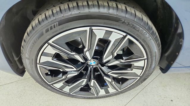 Used 2025 BMW X3 xDrive30i w/ Premium Package image 59