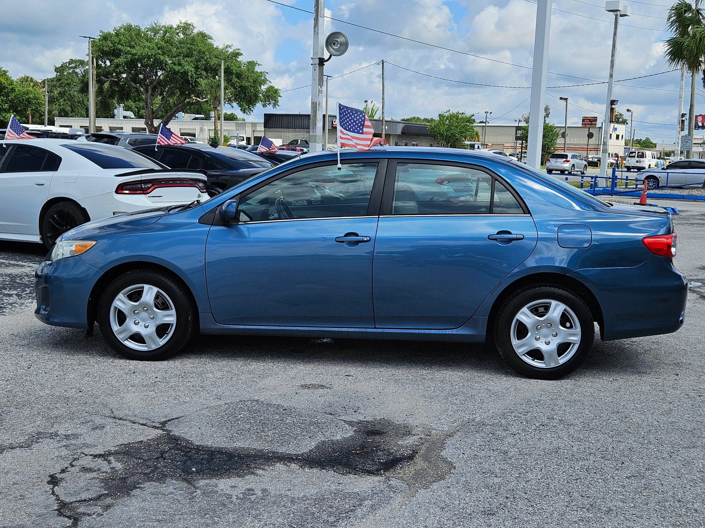 Used 2013 Toyota Corolla LE FWD image 4