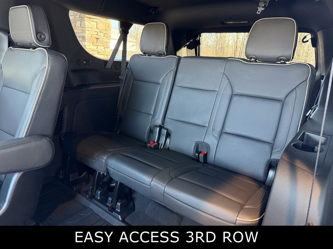 Used 2023 GMC Yukon XL SLT w/ SLT Luxury Package image 30