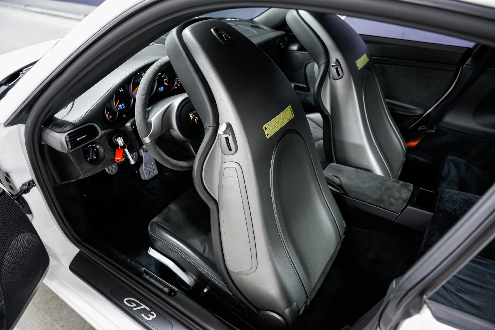 Used 2010 Porsche 911 GT3 RWD image 19