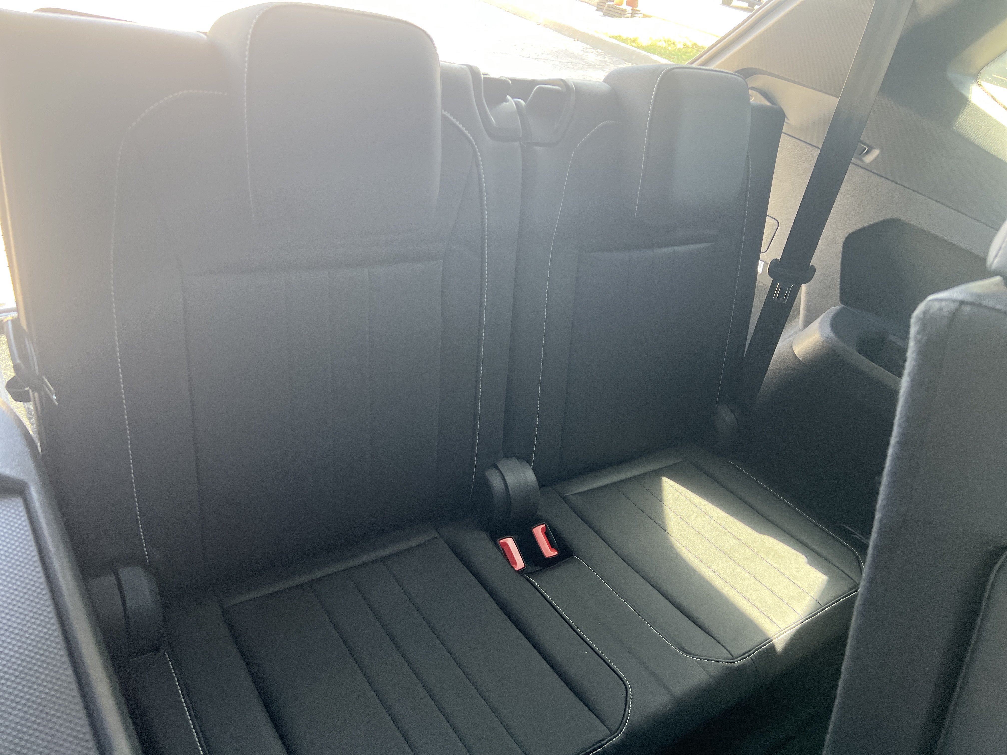 Used 2023 Volkswagen Tiguan SE R-Line FWD image 29