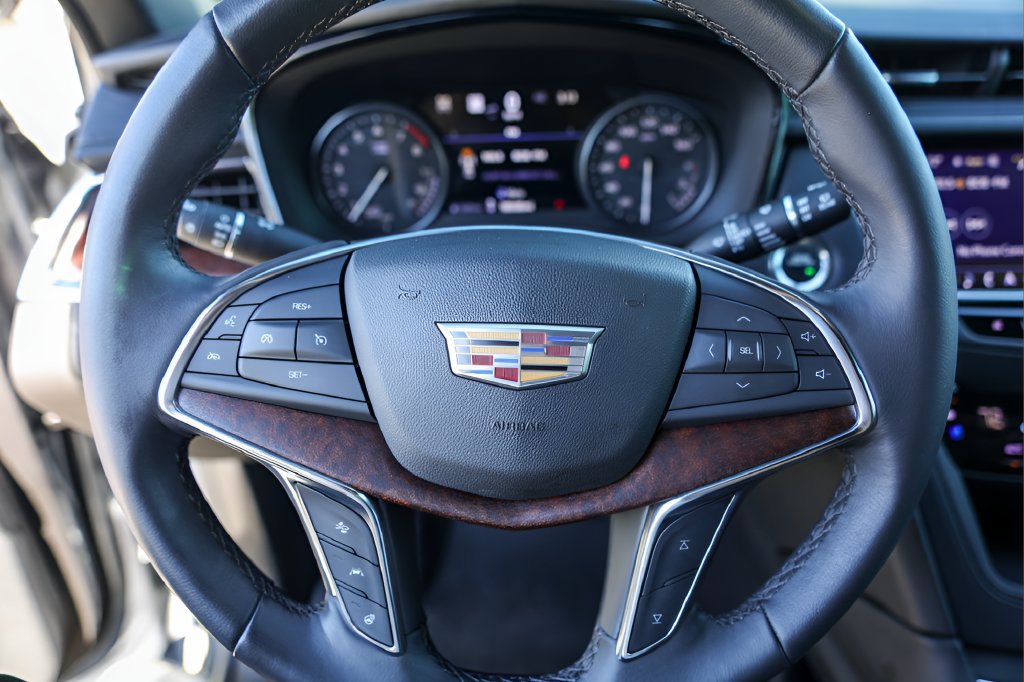 Certified 2022 Cadillac XT5 Premium Luxury w/ Technology Package AWD/4WD image 12