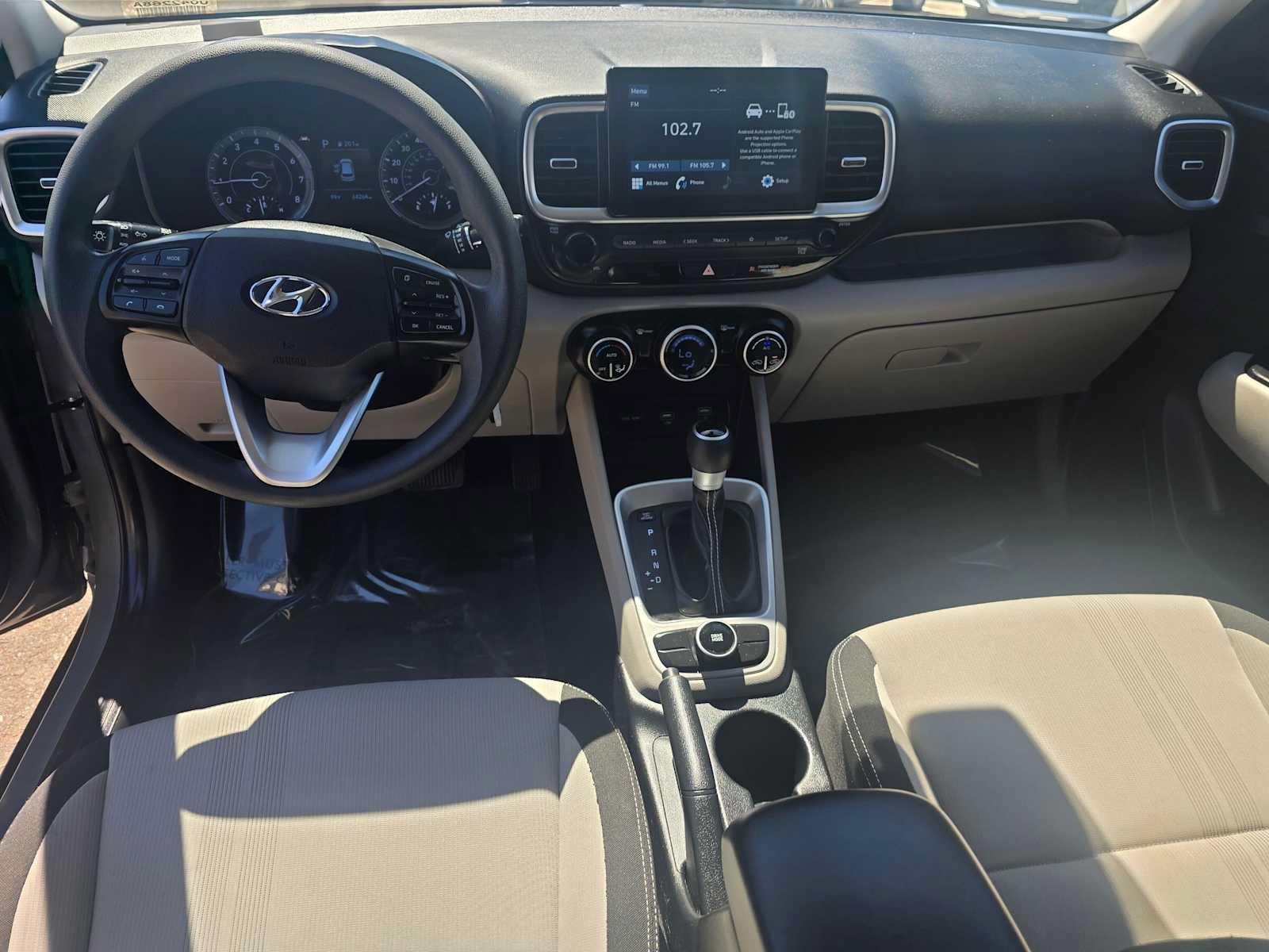 Used 2020 Hyundai Venue SEL FWD image 18