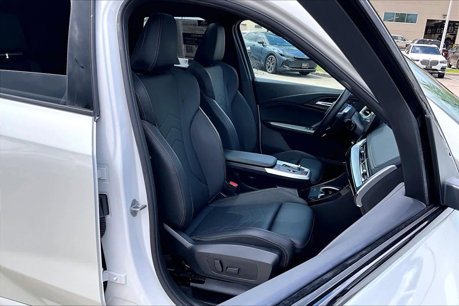 Used 2025 BMW X1 xDrive28i w/ M Sport Package image 8