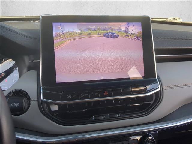Used 2022 Jeep Compass Limited w/ Sun and Sound Group AWD/4WD image 12