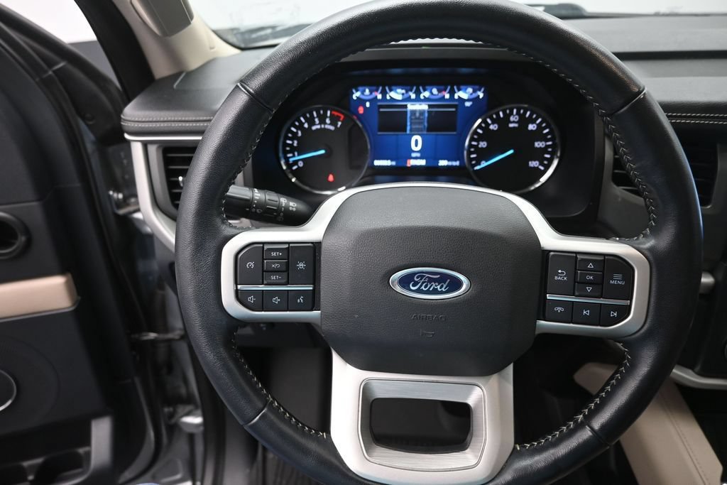 Certified 2022 Ford Expedition XLT RWD image 3