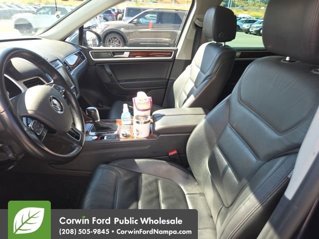 Used 2014 Volkswagen Touareg TDI AWD/4WD image 15