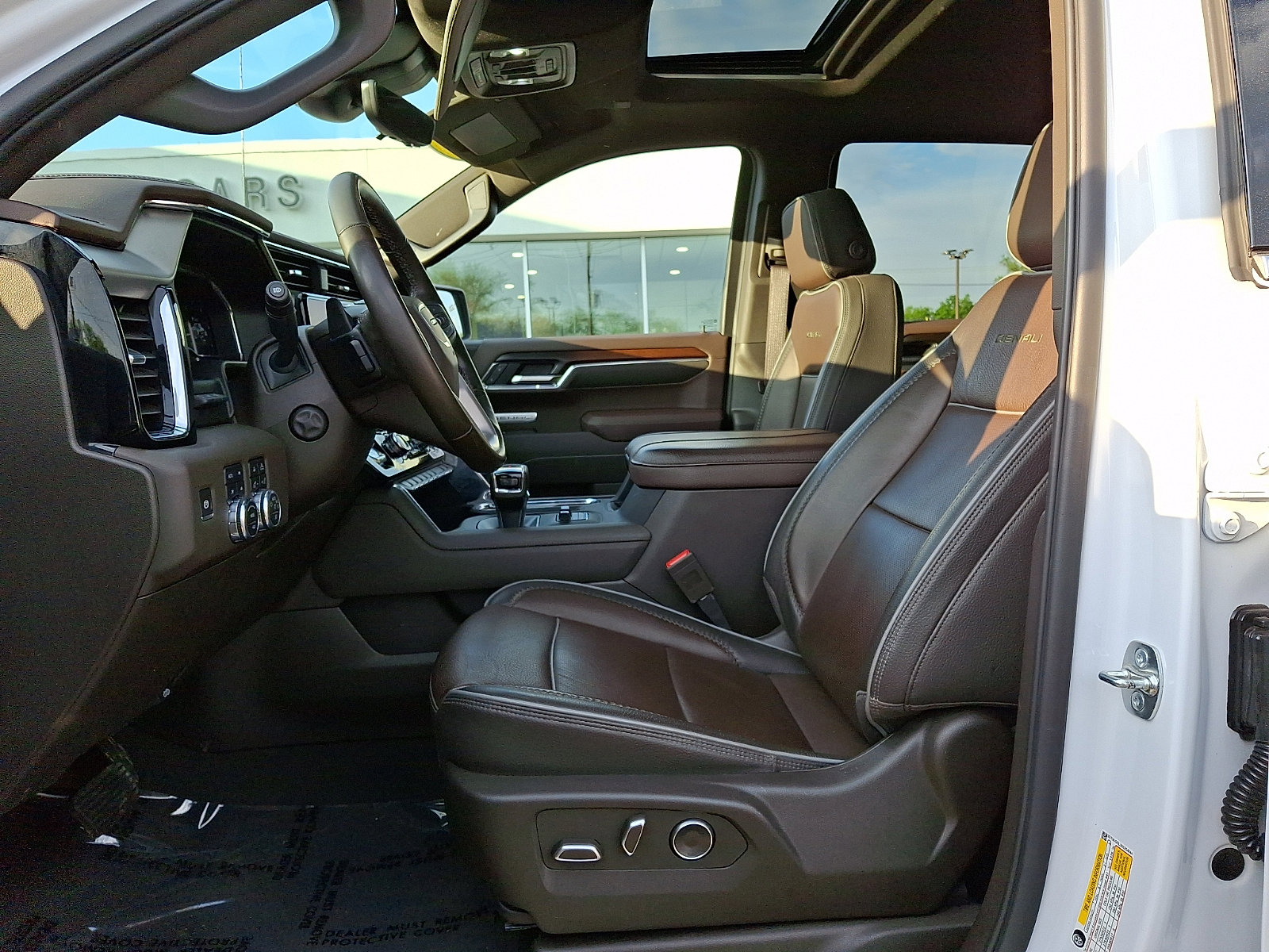Certified 2025 GMC Sierra 1500 Denali w/ Denali Reserve Package AWD/4WD image 15
