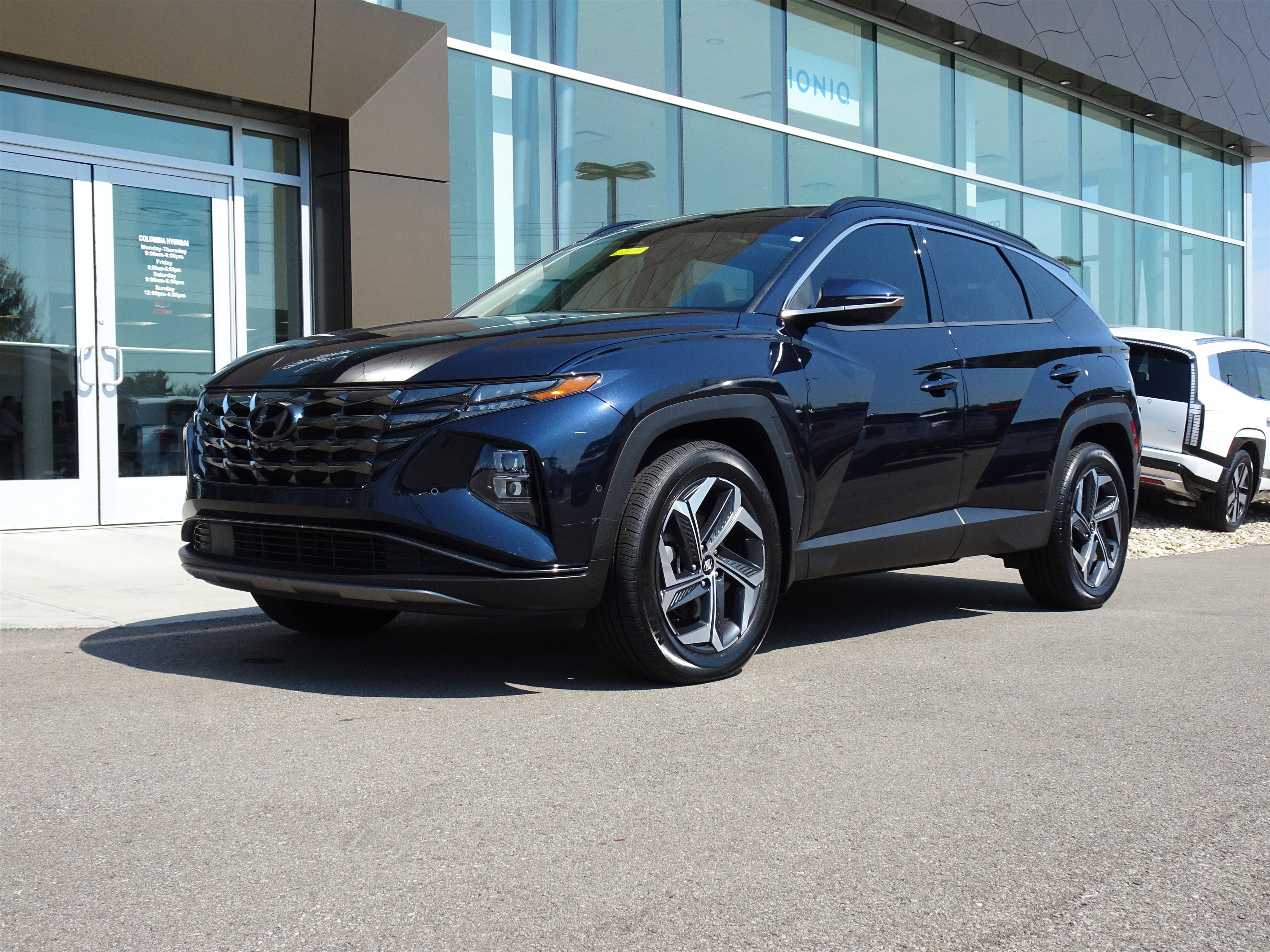 Certified 2022 Hyundai Tucson Limited w/ Cargo Package image 1