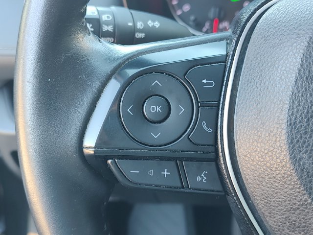 Used 2019 Toyota RAV4 XLE Premium FWD image 21
