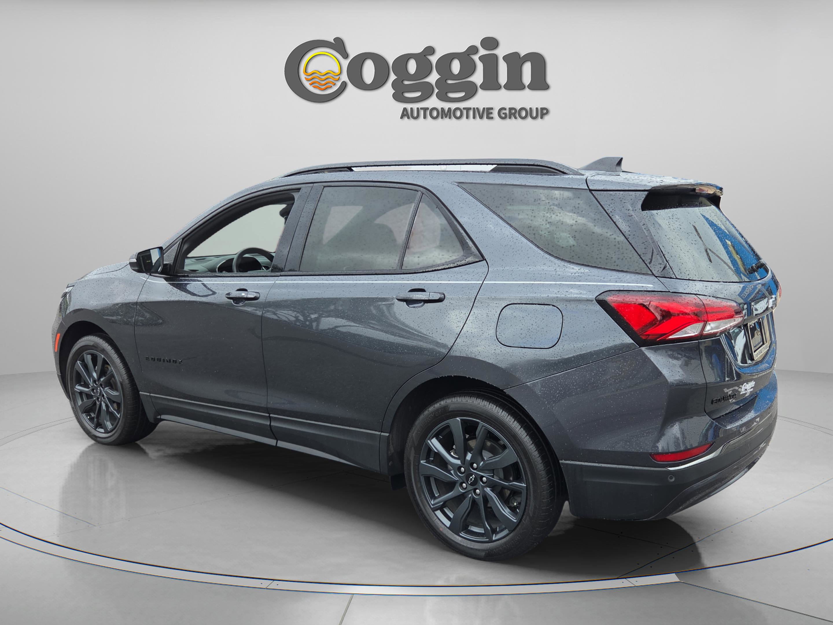 Used 2023 Chevrolet Equinox RS w/ RS Leather Package image 3