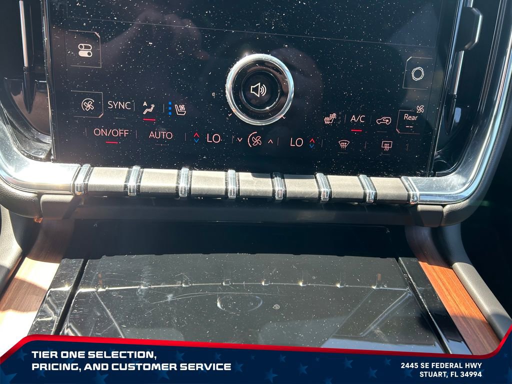 Used 2025 GMC Yukon Denali RWD image 24
