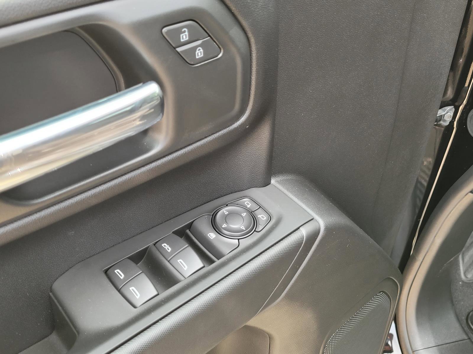 New 2026 Chevrolet Silverado 1500 Custom AWD/4WD image 13