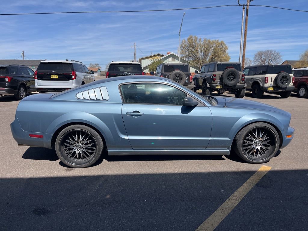 Used 2005 Ford Mustang Coupe RWD image 5