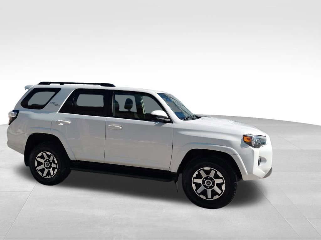 Used 2019 Toyota 4Runner TRD Off-Road image 2