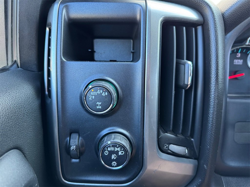 Used 2018 Chevrolet Silverado 1500 LT w/ All Star Edition image 25