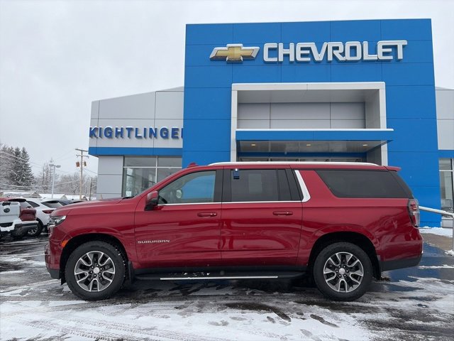 Used 2021 Chevrolet Suburban LT w/ LT Signature Package image 4