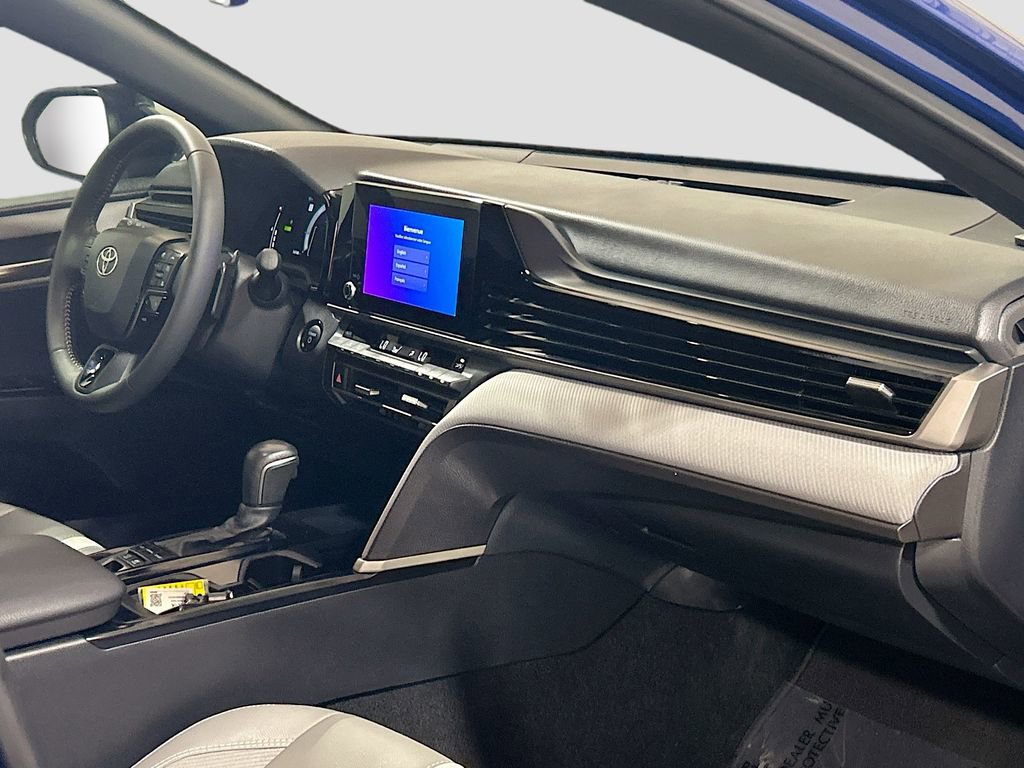 Used 2025 Toyota Camry SE w/ Convenience Package FWD image 25