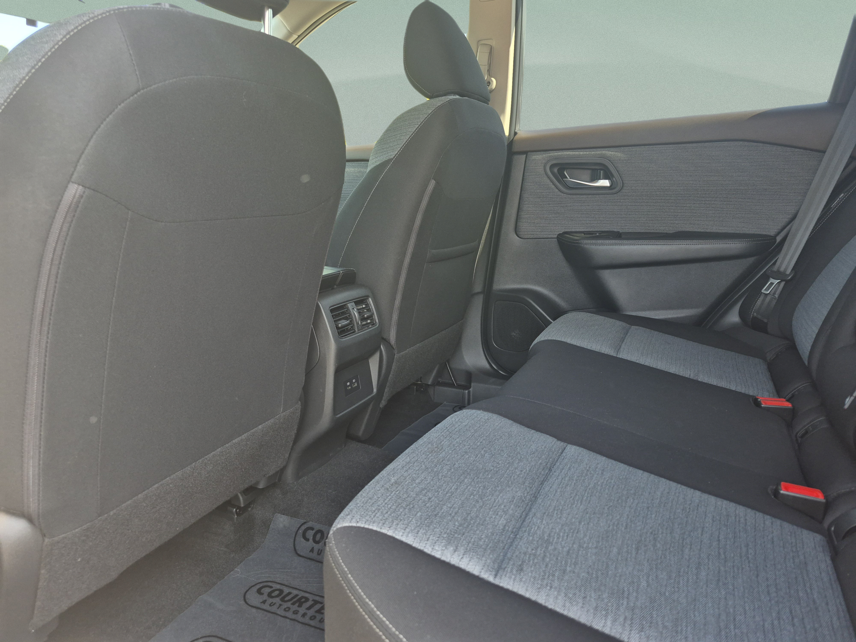 Certified 2023 Nissan Rogue SV FWD image 17