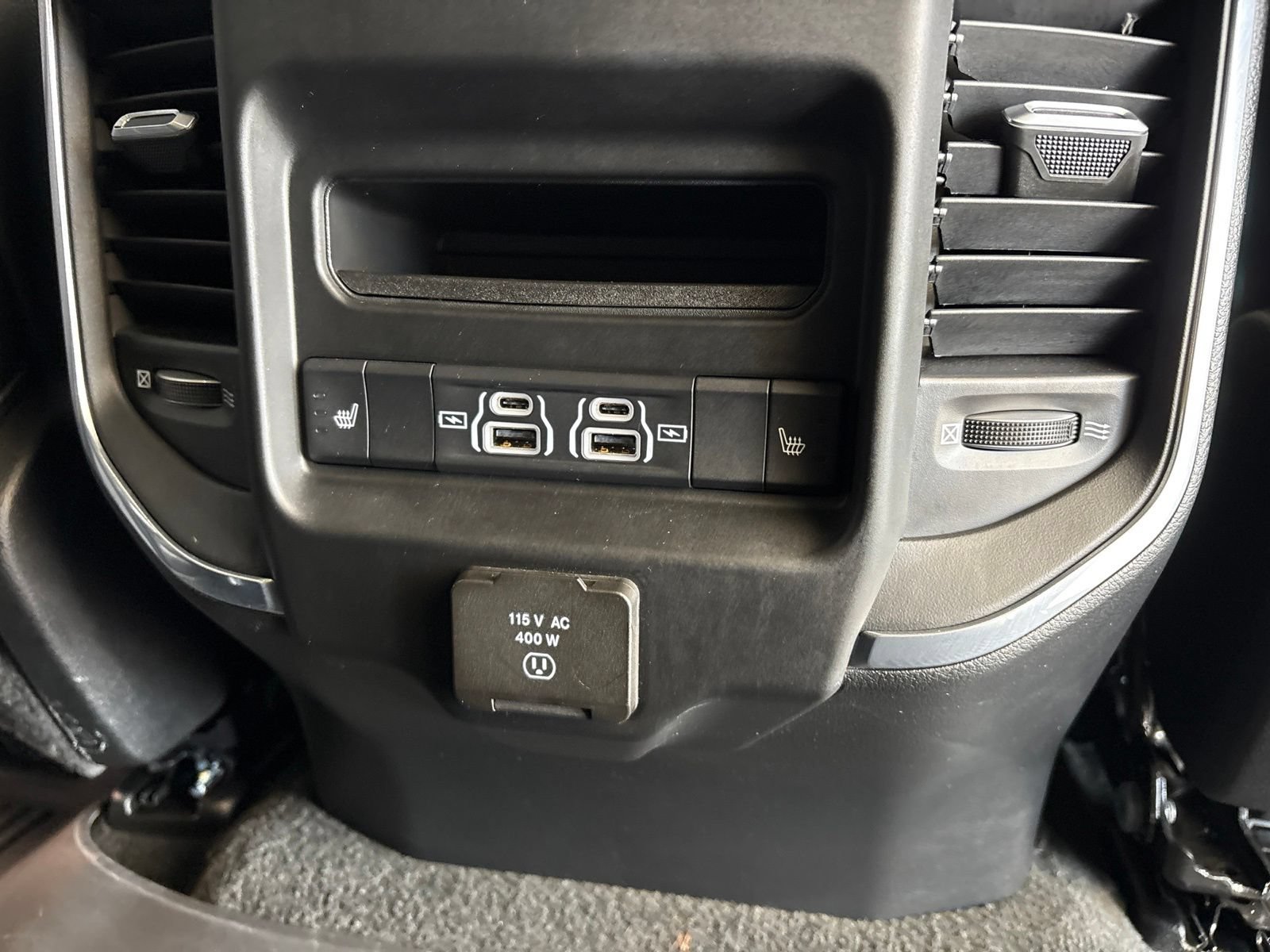 Used 2024 RAM 1500 Laramie AWD/4WD image 21