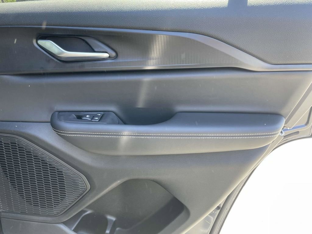 Certified 2025 Jeep Grand Cherokee Laredo w/ Trailer Tow Package image 19