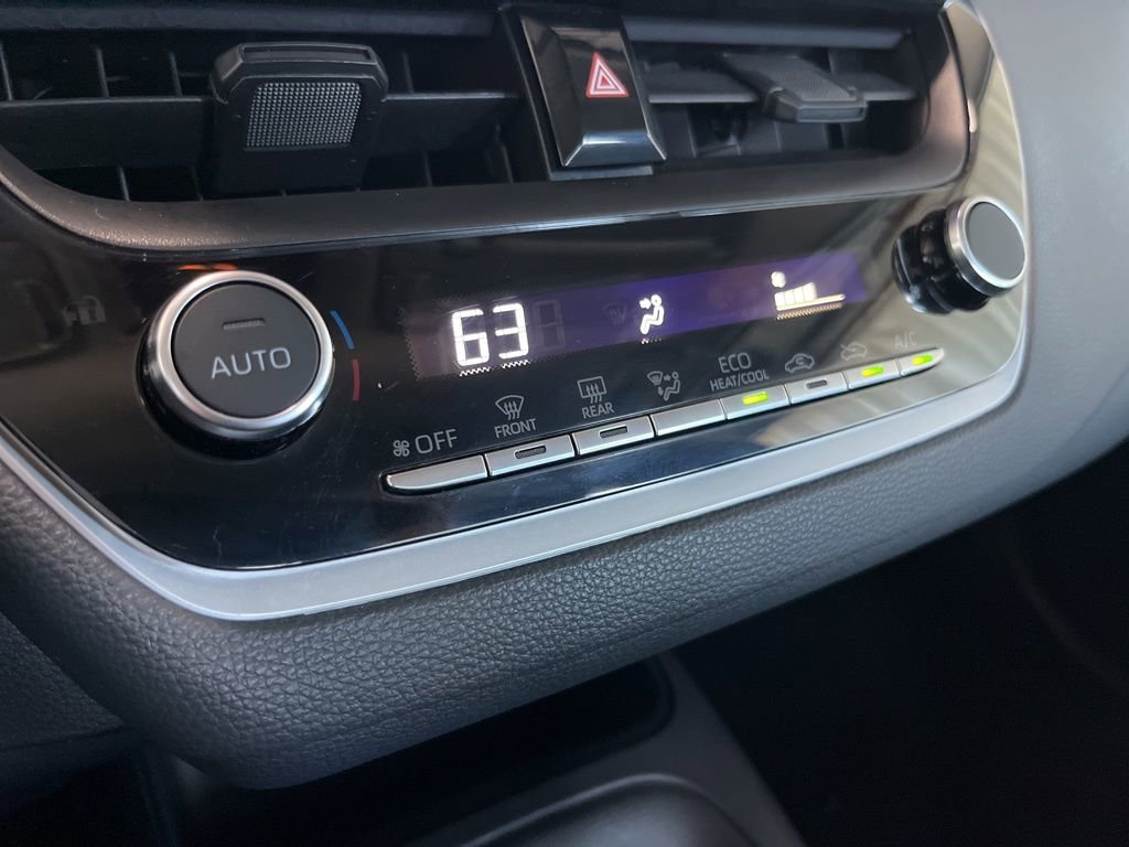 Used 2025 Toyota Corolla LE FWD image 14