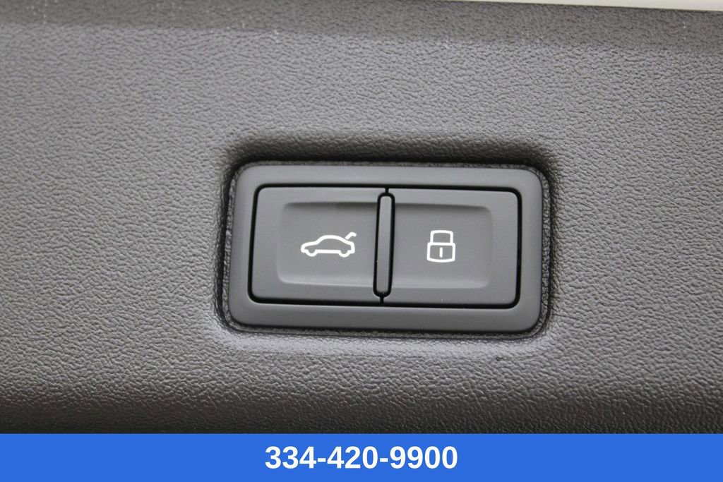 New 2025 Audi Q5 Prestige image 30