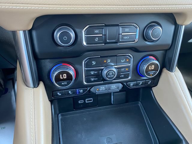 Used 2024 Chevrolet Suburban Premier AWD/4WD image 23