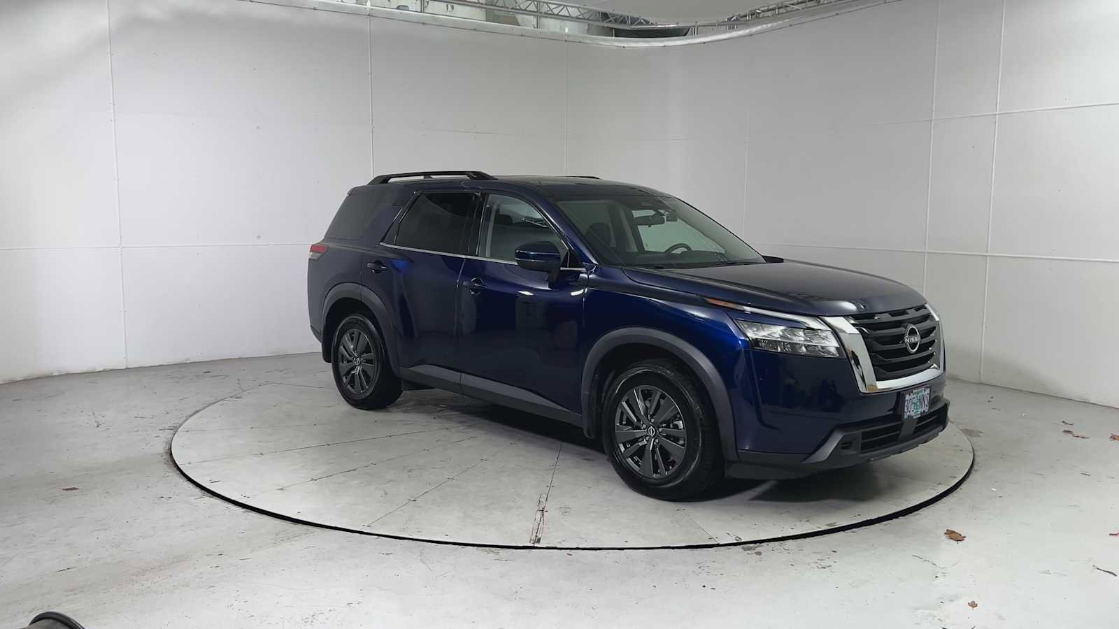 Used 2022 Nissan Pathfinder SV image 8