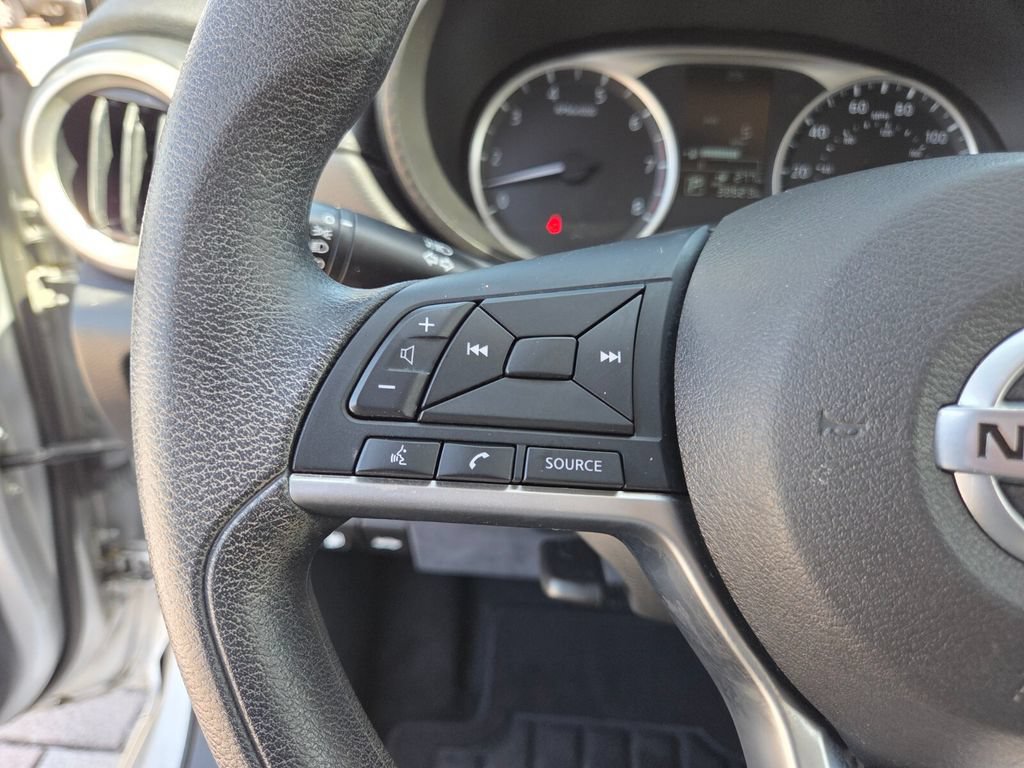 Used 2022 Nissan Versa S FWD image 29