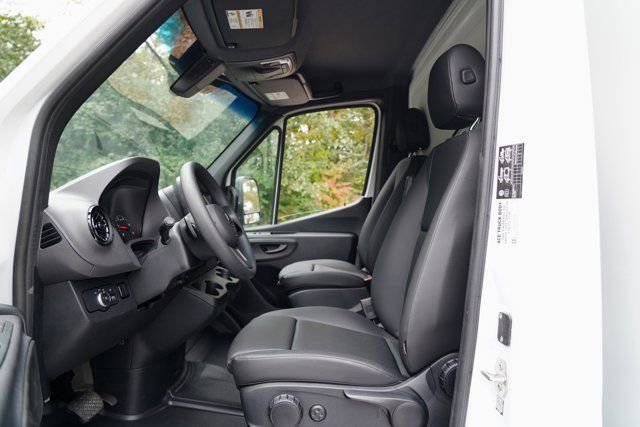 Used 2023 Mercedes-Benz Sprinter 3500 image 11