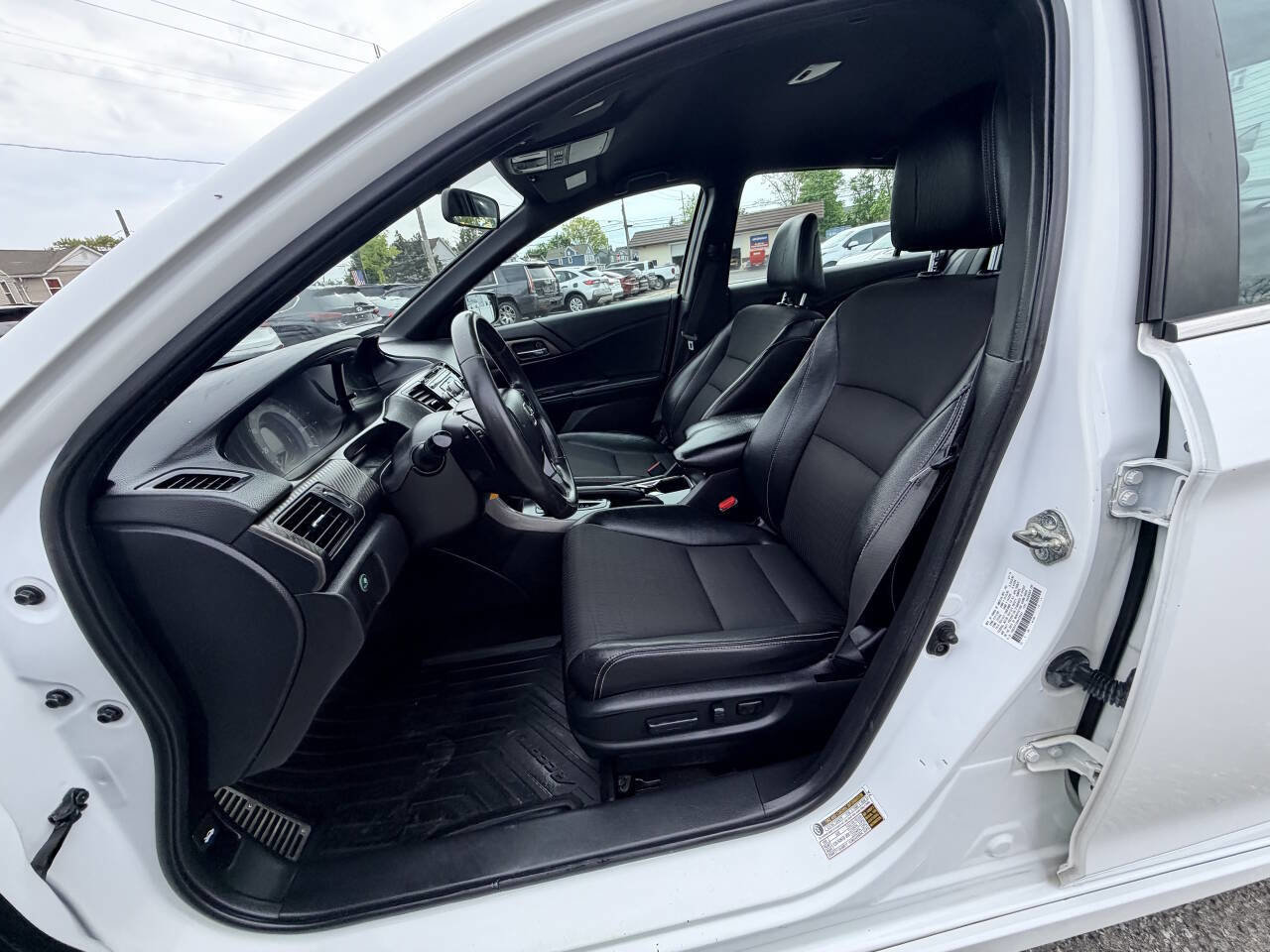 Used 2017 Honda Accord Sport image 60