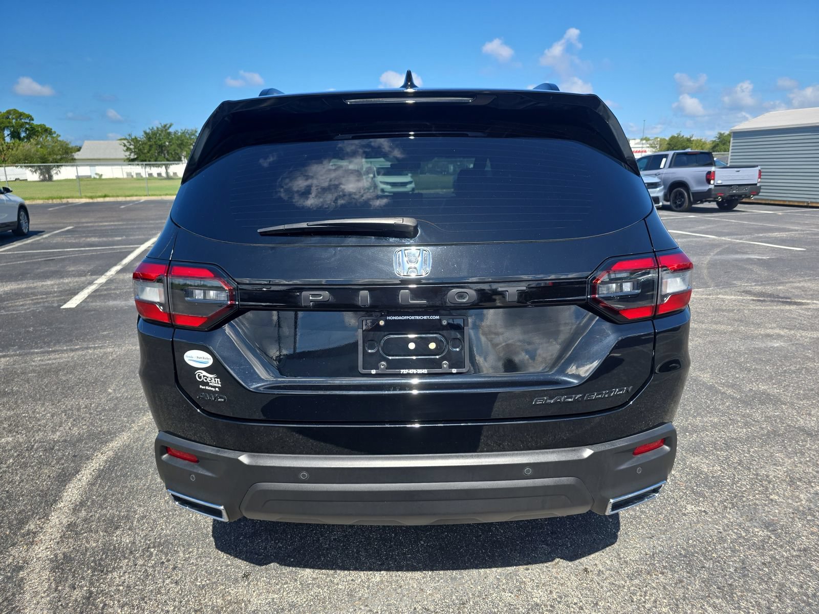 Used 2025 Honda Pilot Black Edition image 5