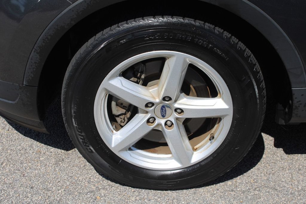 Used 2018 Ford Explorer XLT w/ Equipment Group 202A FWD image 39