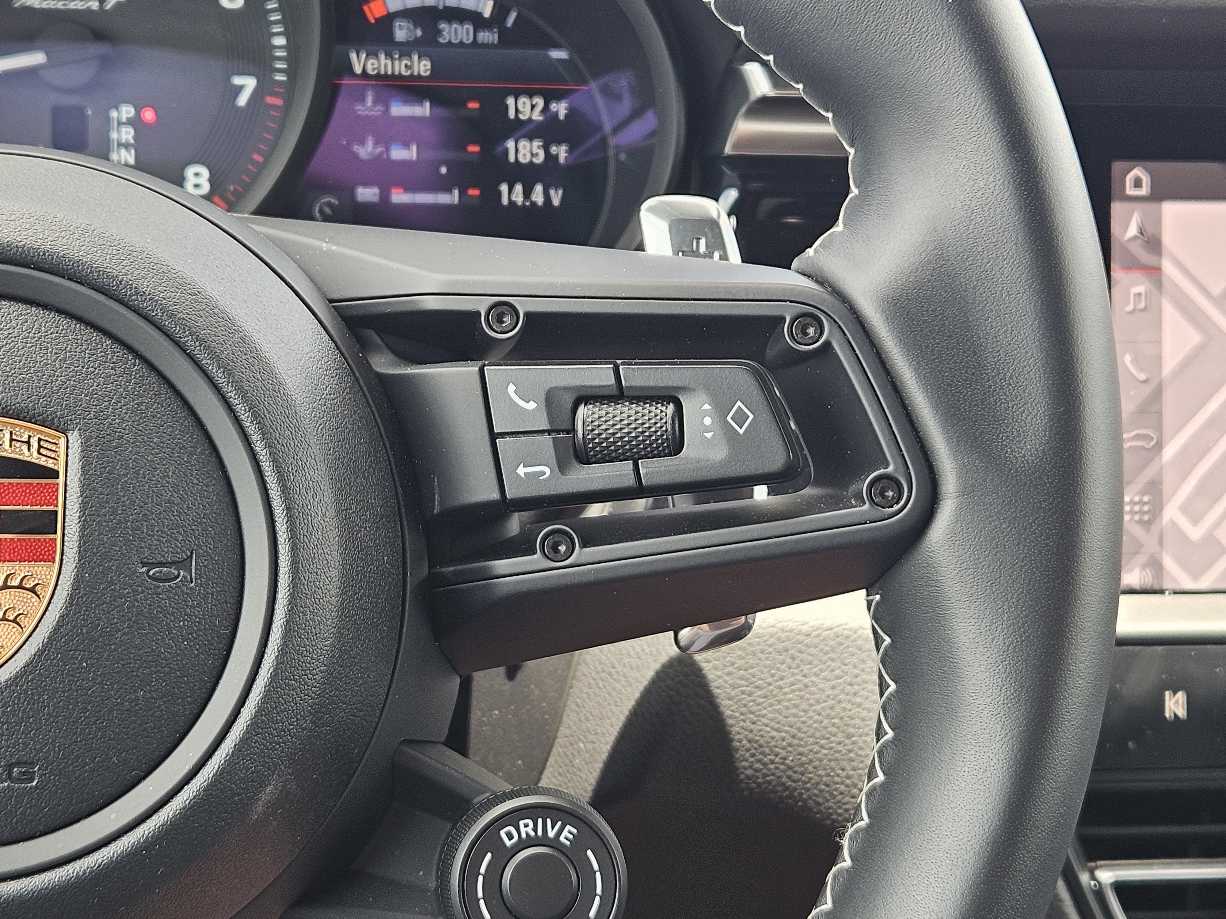 Certified 2026 Porsche Macan Turbo AWD/4WD image 28