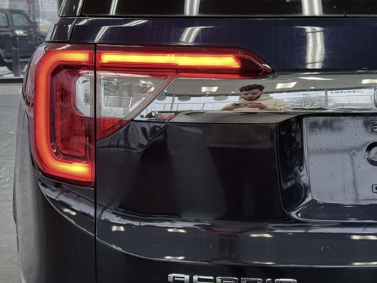 Used 2021 GMC Acadia Denali w/ Trailering Package FWD image 15