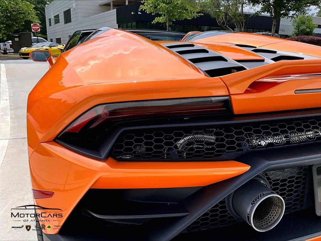 Used 2023 Lamborghini Huracan EVO RWD image 25