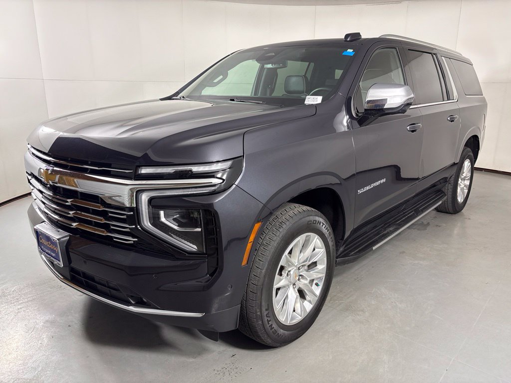 Used 2025 Chevrolet Suburban Premier AWD/4WD image 4