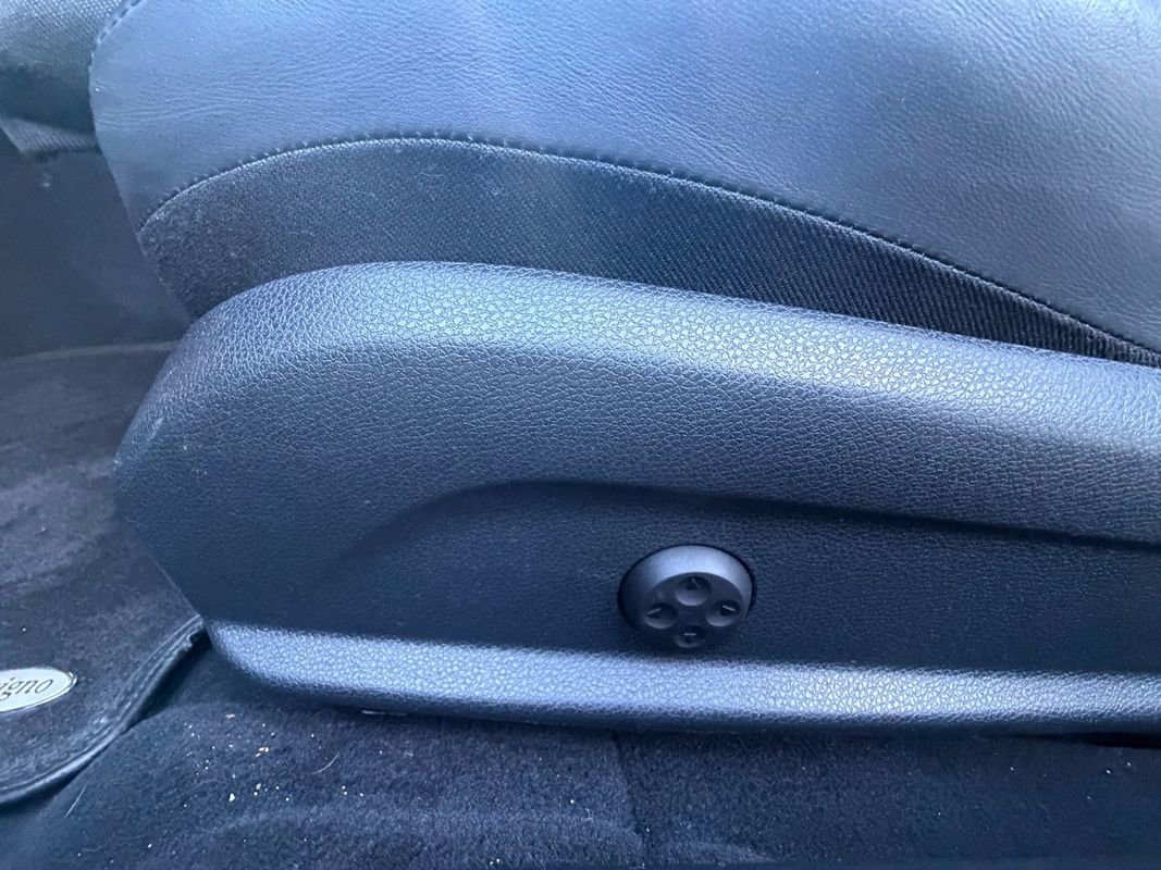 Used 2018 Mercedes-Benz E 400 4MATIC Cabriolet image 15