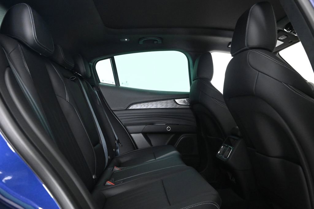 New 2025 Maserati Grecale GT image 16