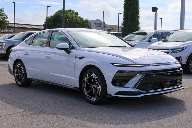 New 2026 Hyundai Sonata SEL image 1