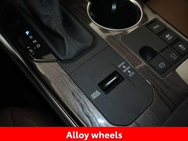 Certified 2025 Toyota Highlander XLE image 20